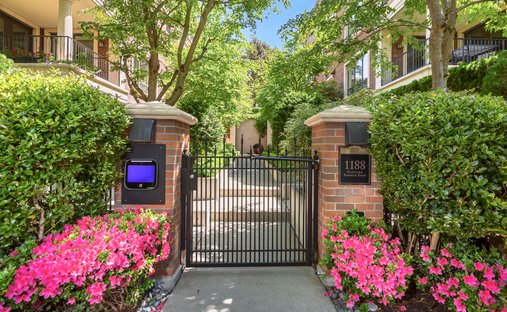 Condo in Seattle, Washington, United States 1