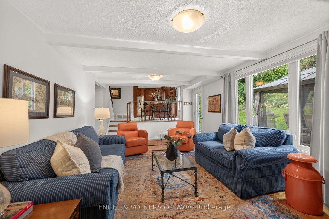 House in Ottawa, Ontario, Canada 5 - 18268727