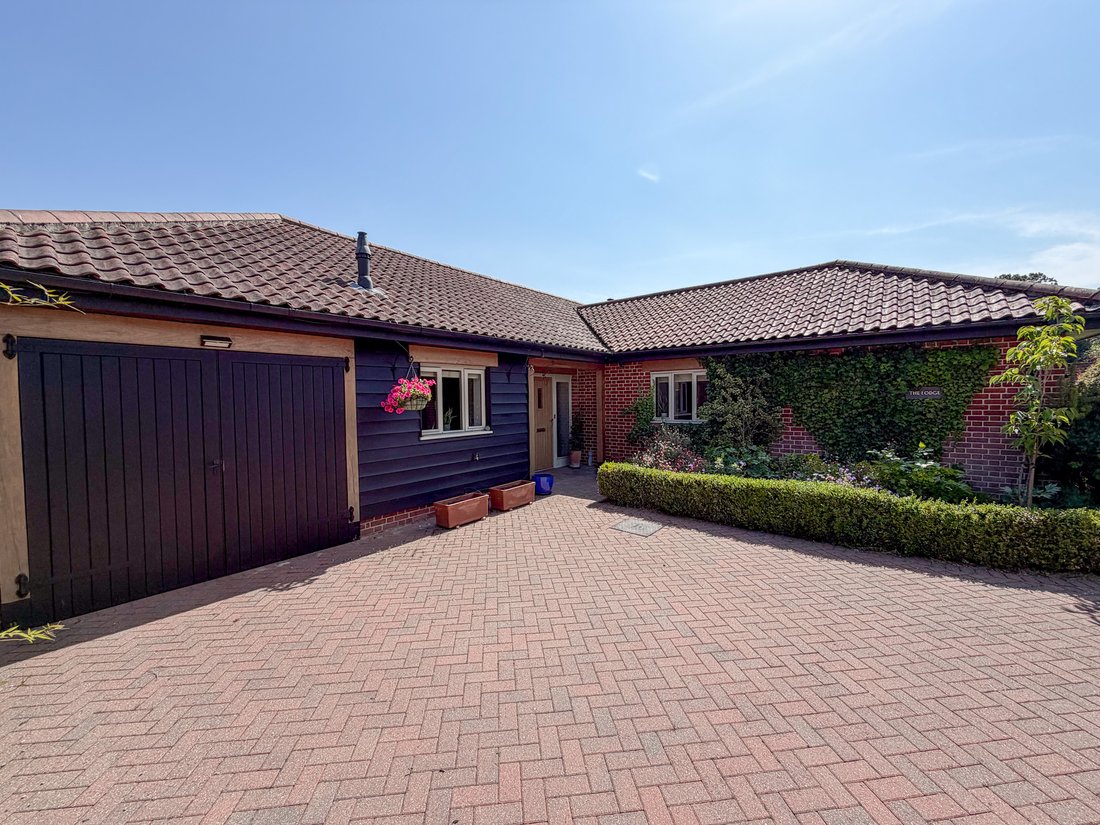 Bungalow in East Bergholt, England 2 - 18267551