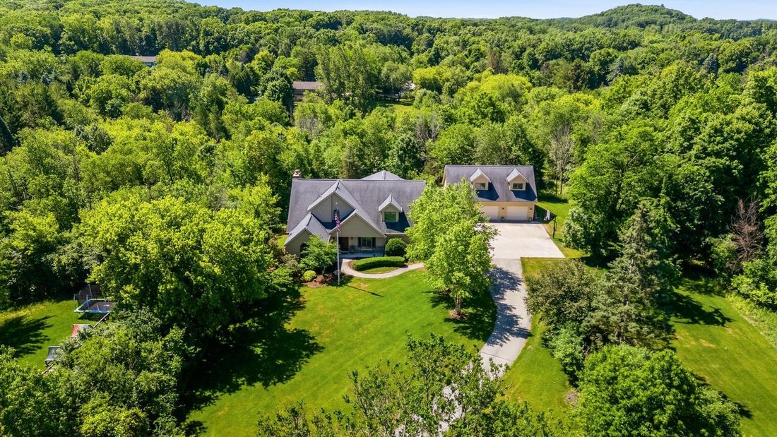 House in West Bend, Wisconsin, United States 1 - 18268120