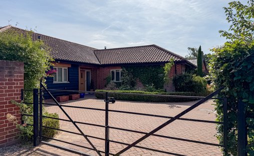 Bungalow in East Bergholt, England 1