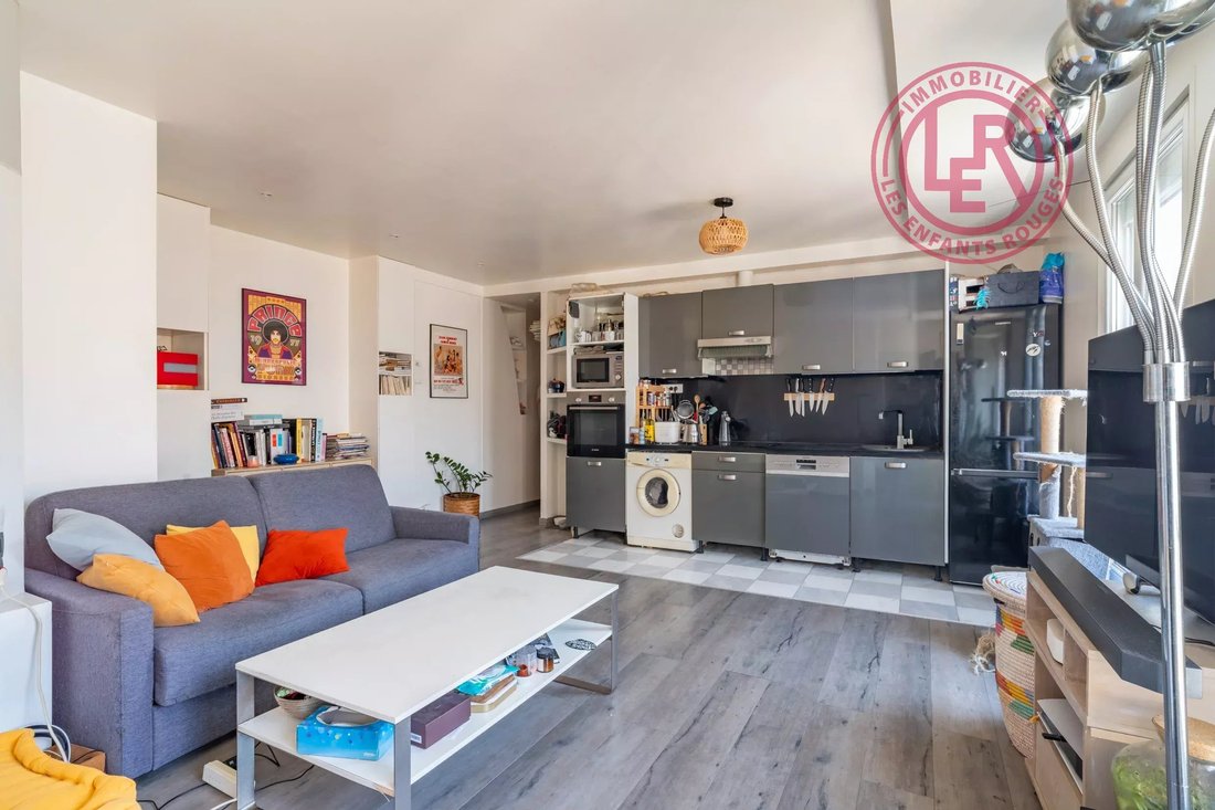 Apartment in Belleville-Saint Maur, Paris 11e Arrondissement, Paris 3 - 18268697