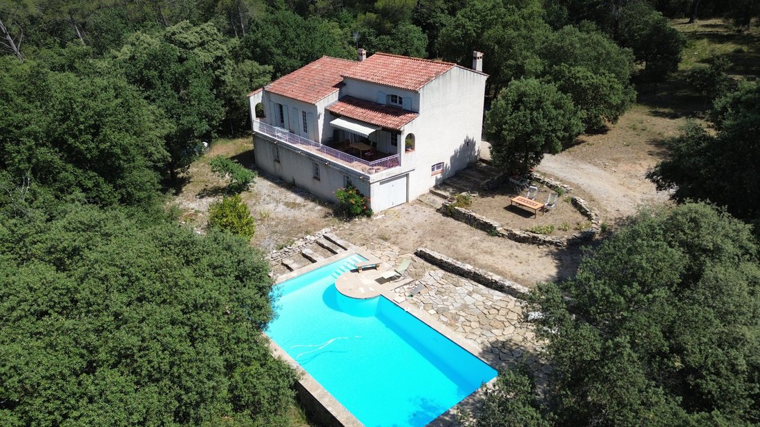 House in Les Freres-Les Cancades-Les Ginestes, Le Beausset, France 1 - 18268468