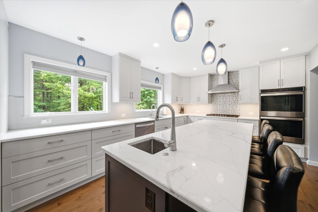 House in Nashua, New Hampshire, United States 4 - 18267639