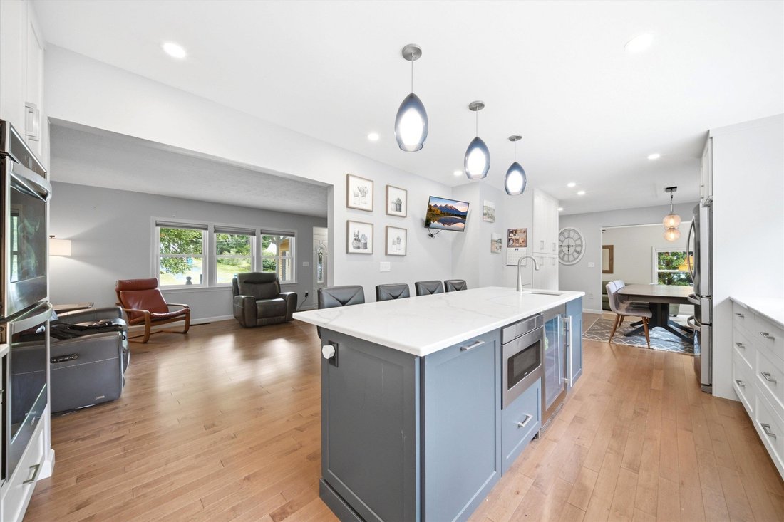 House in Nashua, New Hampshire, United States 5 - 18267639