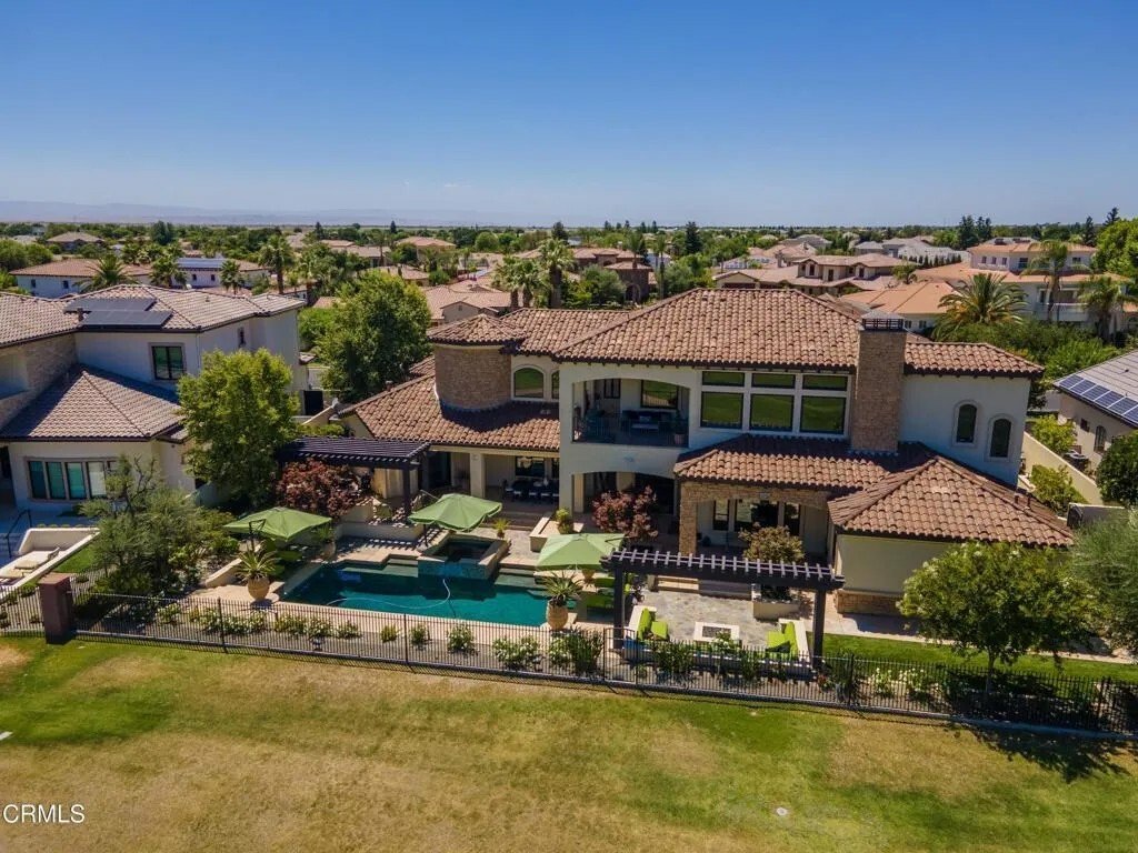 House in Bakersfield, California, United States 3 - 18268172