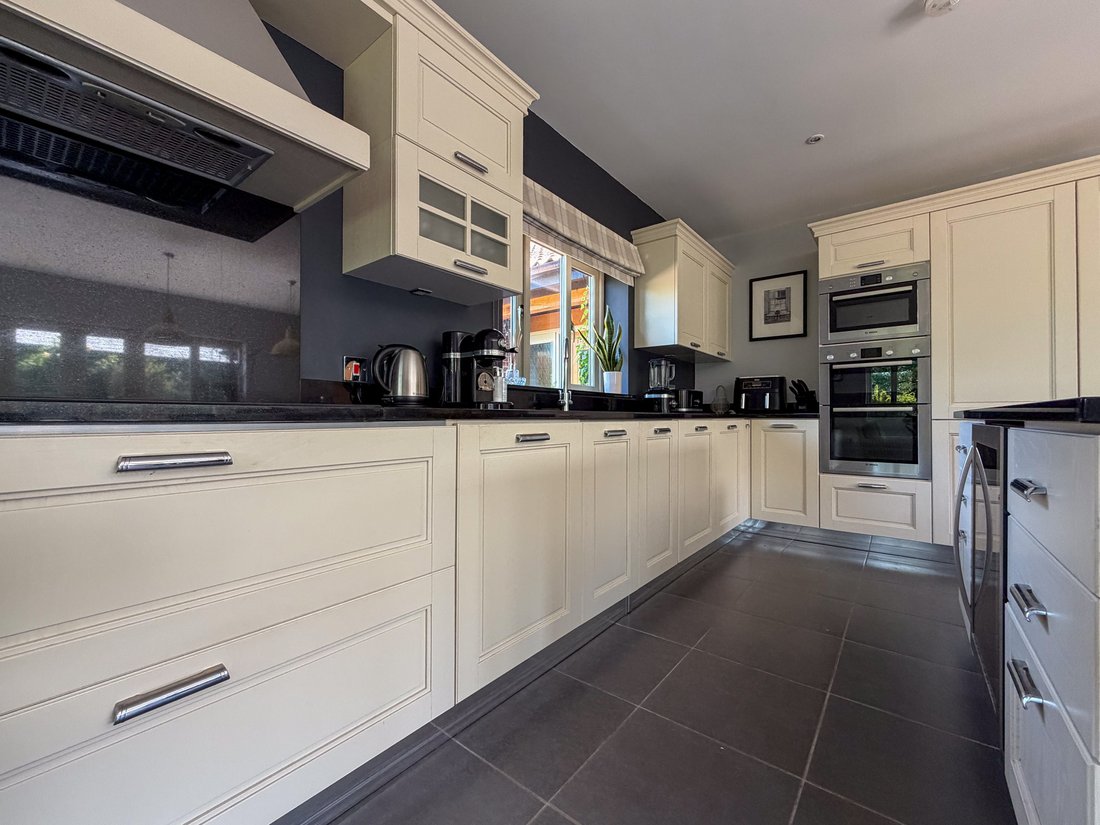 Bungalow in East Bergholt, England 5 - 18267551