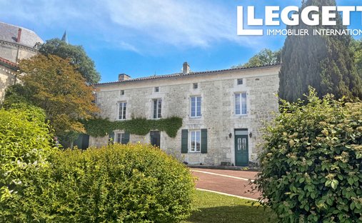 House in Mouthiers-sur-Boeme, Nouvelle-Aquitaine, France 1