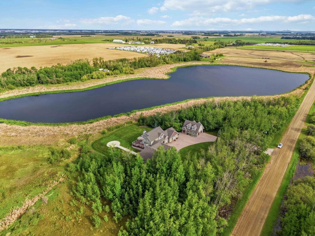House in Beaumont, Alberta, Canada 2 - 18268520
