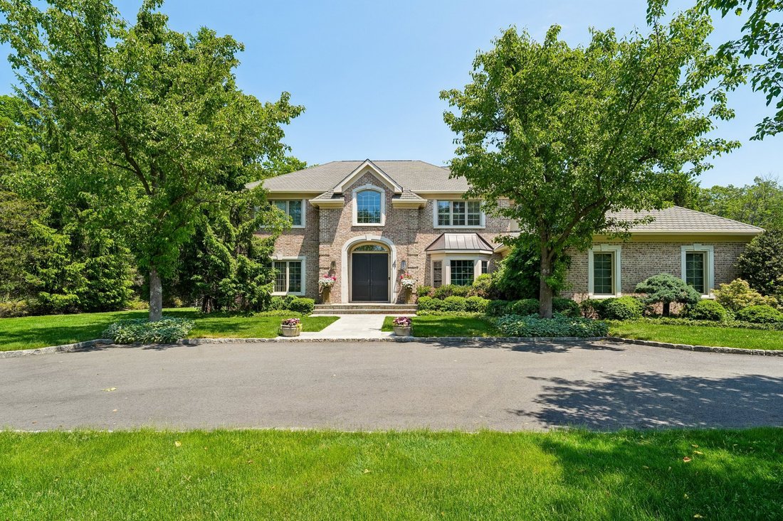 Livingston, New Jersey, United States 1 - 18267864