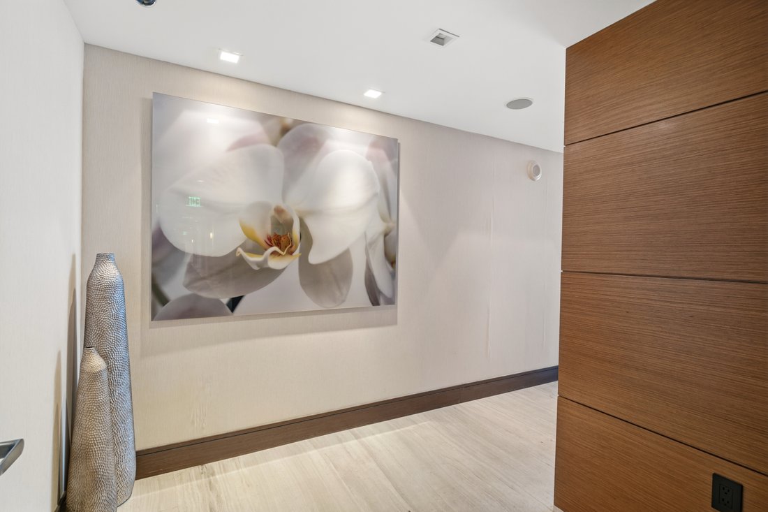 Condo in Miami, Florida, United States 4 - 18267825