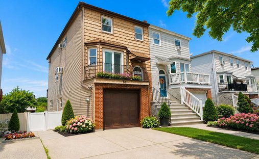 House in New York, New York, United States 1