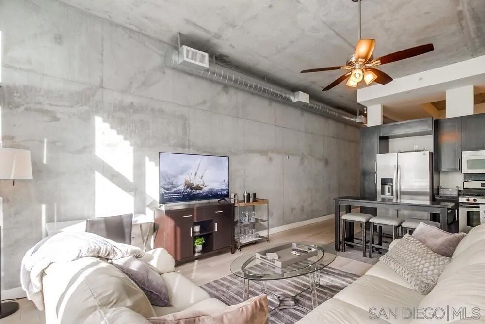 Condo in San Diego, California, United States 5 - 18268213