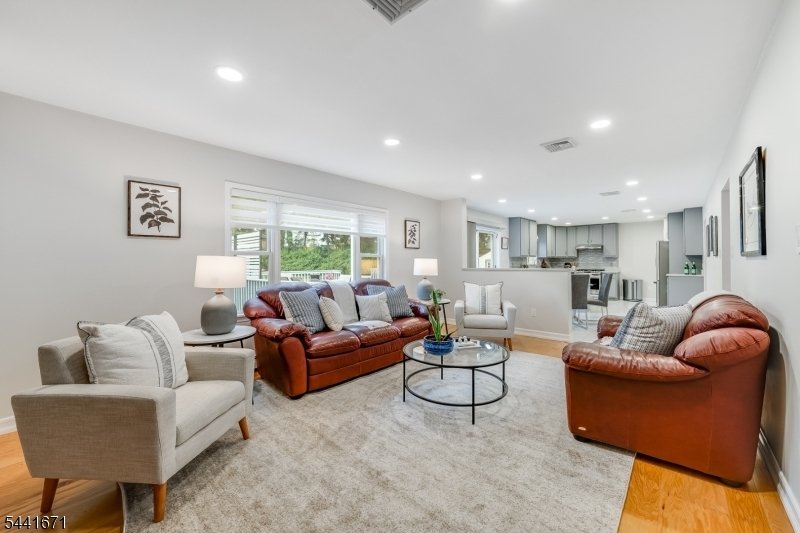 House in Livingston, New Jersey, United States 3 - 18267722