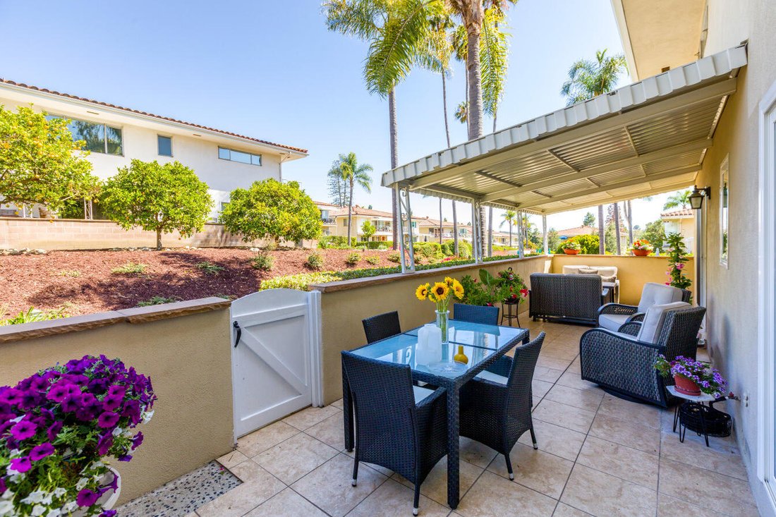 Condo in Santa Barbara, California, United States 2 - 18267976