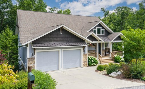 House in Fairview, North Carolina, United States 1