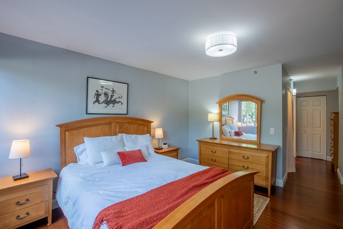 Condo in Newton, Massachusetts, United States 5 - 18267831
