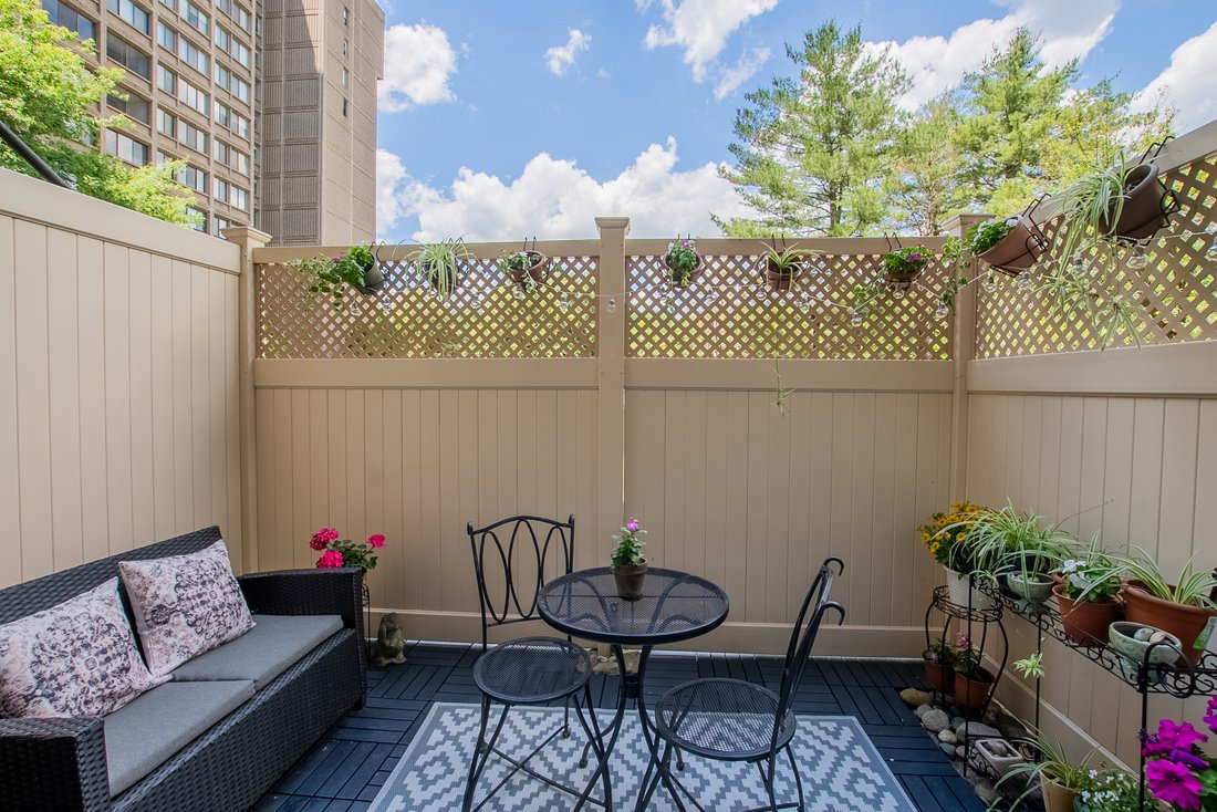 Condo in Newton, Massachusetts, United States 2 - 18267831