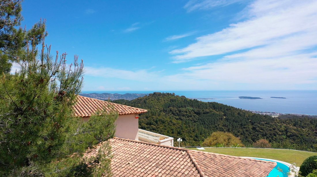 Villa in Les Adrets-de-l'Estérel, Provence-Alpes-Côte d'Azur, France 2 - 18268949