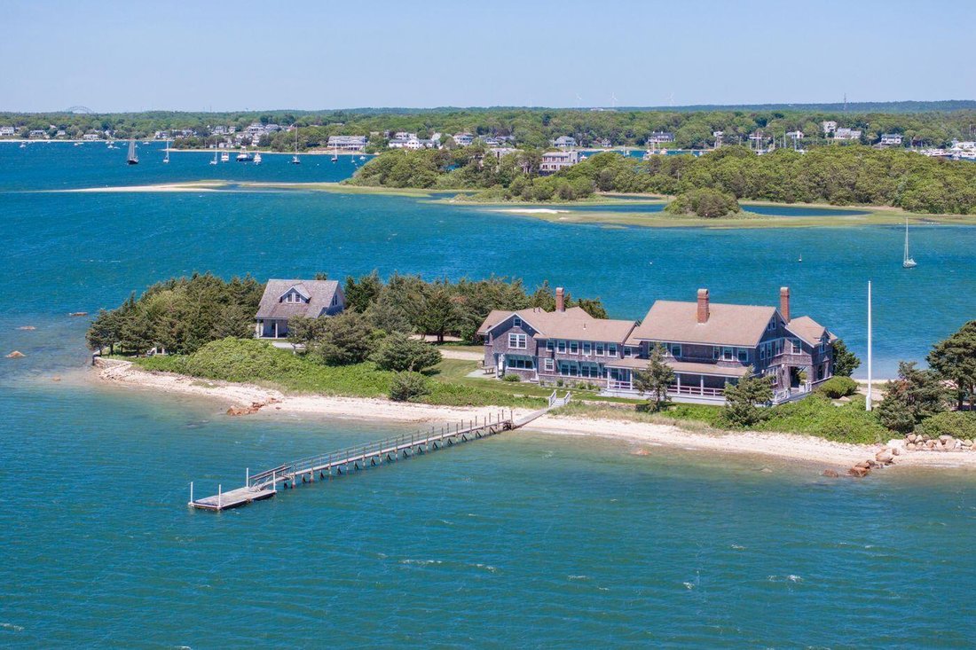House in Bourne, Massachusetts, United States 2 - 17470059