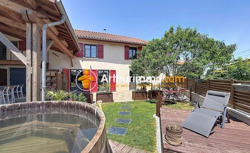 House in Centre Ville Est, Bourgoin-Jallieu, France 1