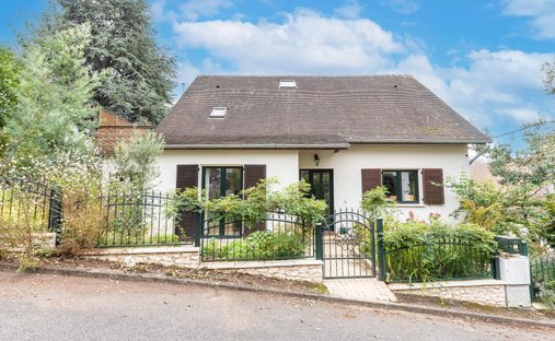 House in Les Pierres Beurres, Verrières-le-Buisson, France 1