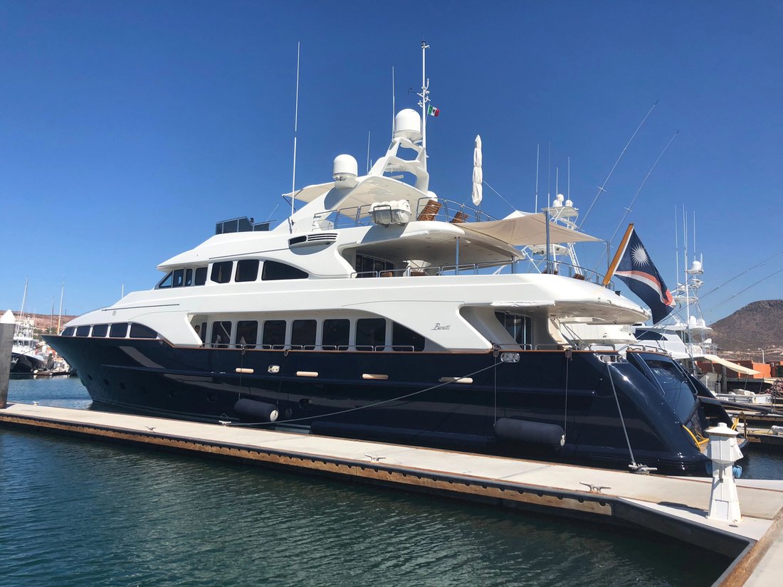 Motor Yacht in Mexico 1 - 18269138