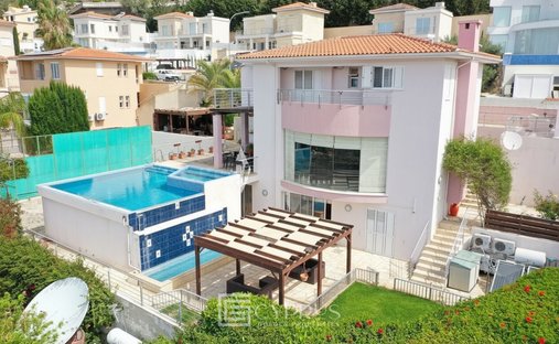 Villa in Pegeia, Paphos, Zypern 1