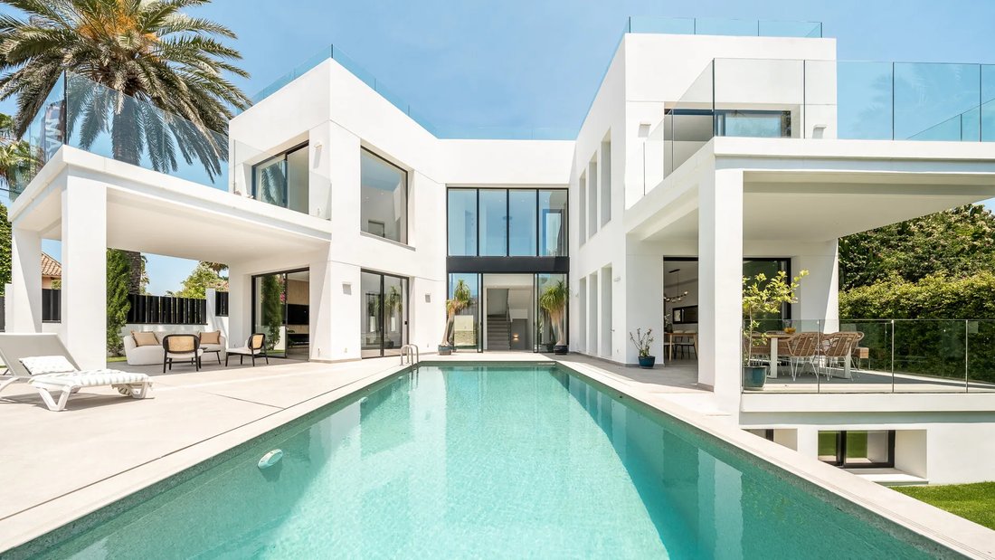 Villa in Elviria-Cabopino, Marbella, Spain 1 - 18269078