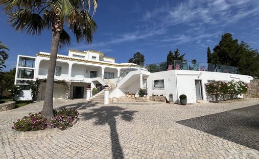 Townhouse in Santa Barbara de Nexe, Algarve, Portugal 1