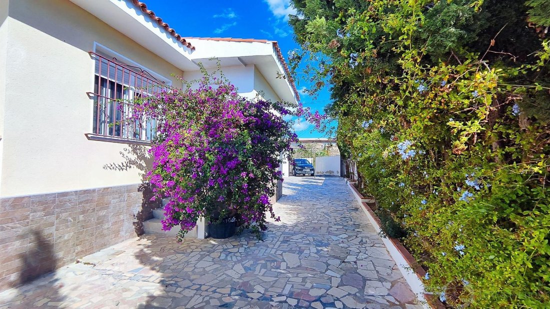 Chalet in el Campello, Valencian Community, Spain 2 - 16564256
