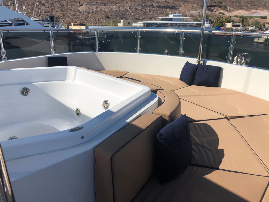 Motor Yacht in Mexico 4 - 18269138