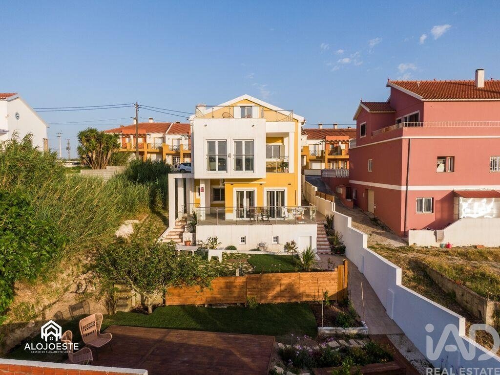 Townhouse in Sao Pedro da Cadeira, Lisbon, Portugal 3 - 18269175