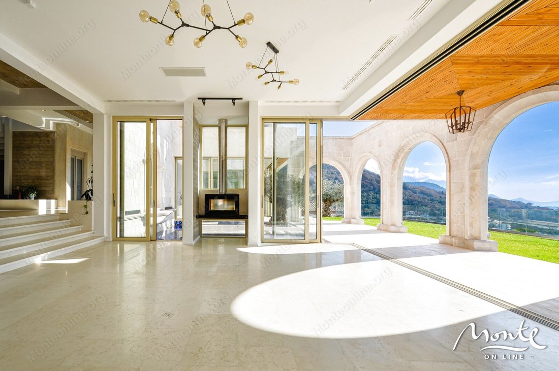 Villa in Donja Lastva, Tivat Municipality, Montenegro 4 - 18269262