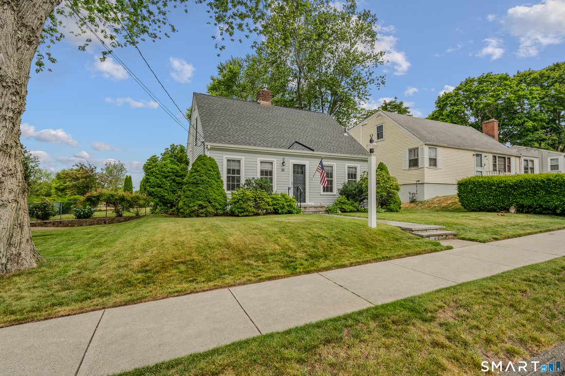 House in Groton, Connecticut, United States 2 - 18269238