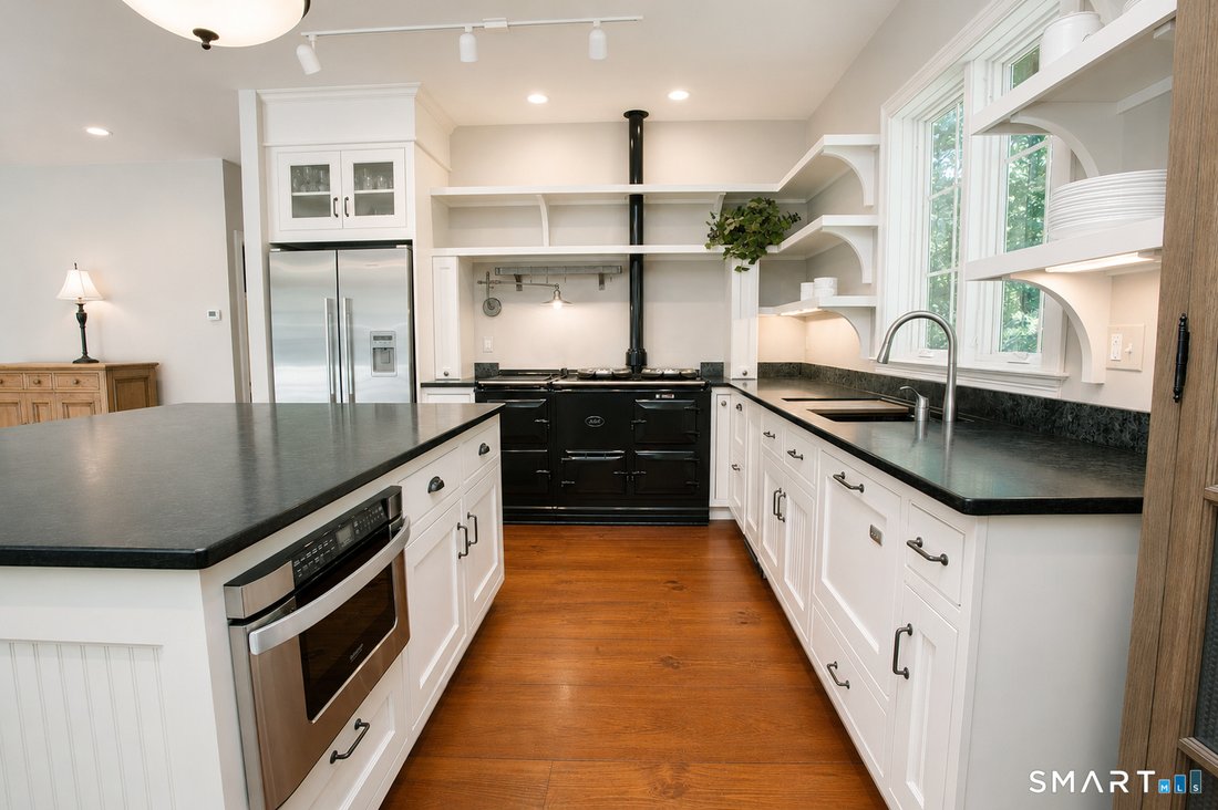 House in Simsbury, Connecticut, United States 4 - 18269234