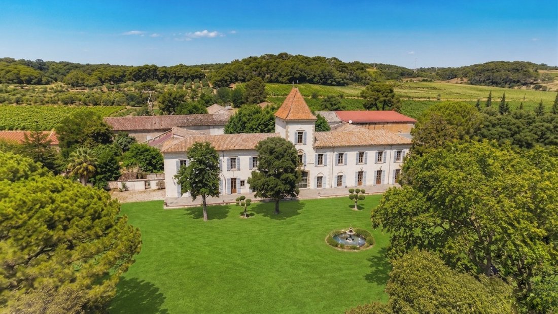 Chateau in Ancien Hôpital, Beziers, France 3 - 18269306