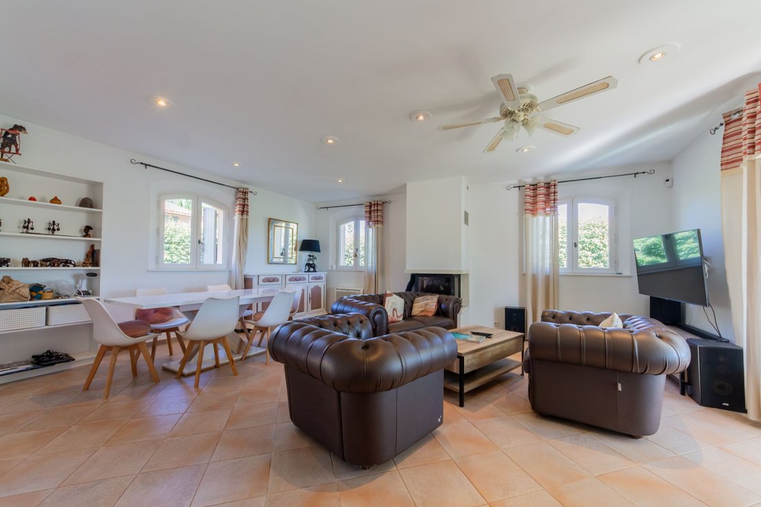 Villa in Centre Ville, Cogolin, France 3 - 18269336