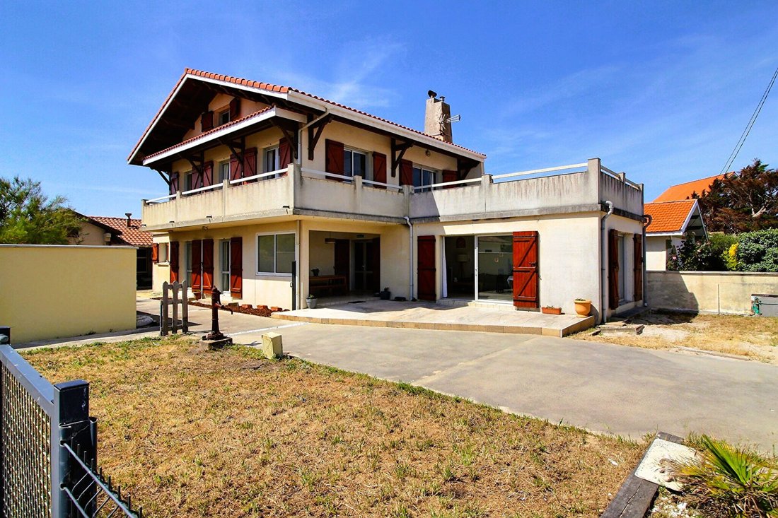 Villa in Biscarrosse, Nouvelle-Aquitaine, France 2 - 18269325