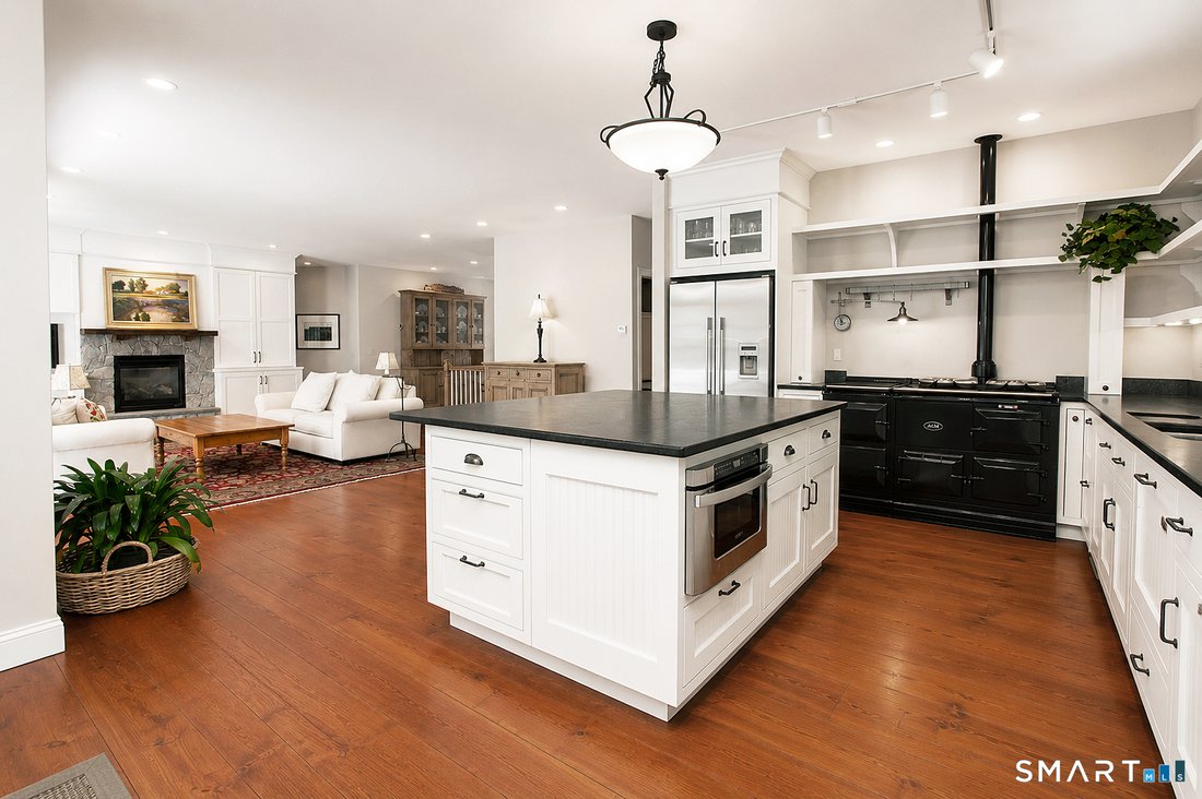 House in Simsbury, Connecticut, United States 3 - 18269234