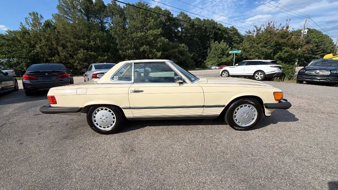 Cabriolet in Raleigh, NC, United States 2 - 18269400
