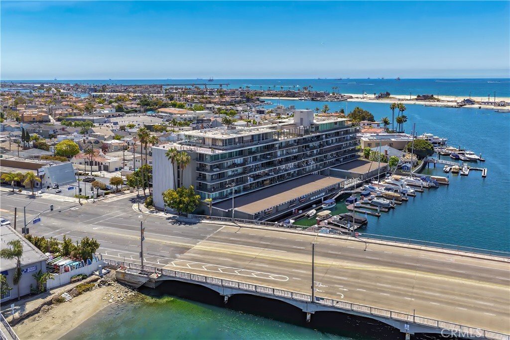 Condo in Signal Hill, California, United States 1 - 18105196