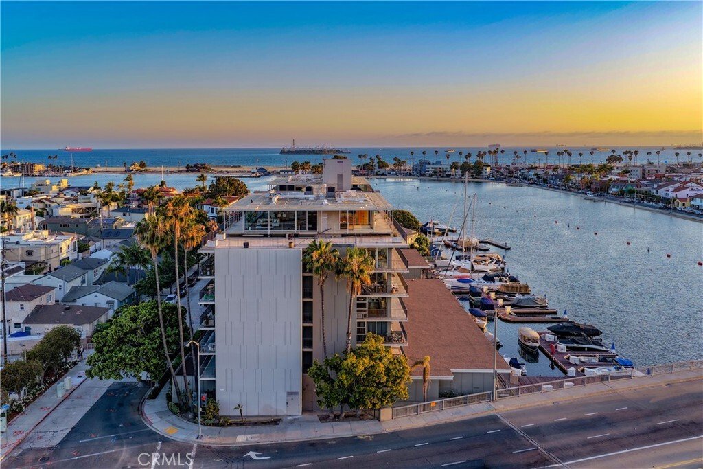 Condo in Signal Hill, California, United States 4 - 18105196