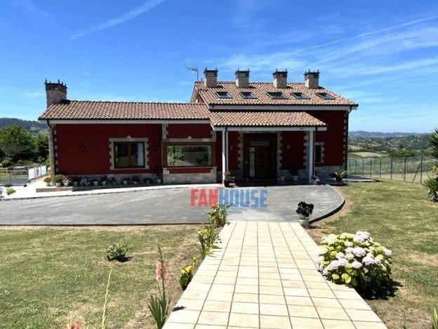 Chalet in Gijon / Xixon, Asturias, Spain 1 - 18269651