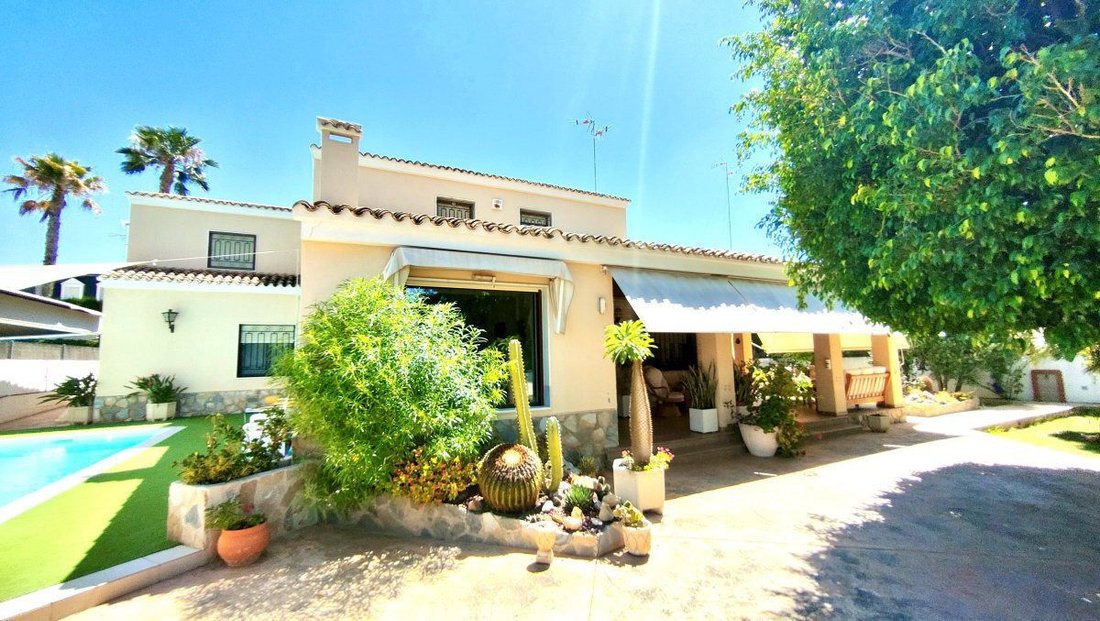 Chalet in Elx / Elche, Valencian Community, Spain 1 - 18269587