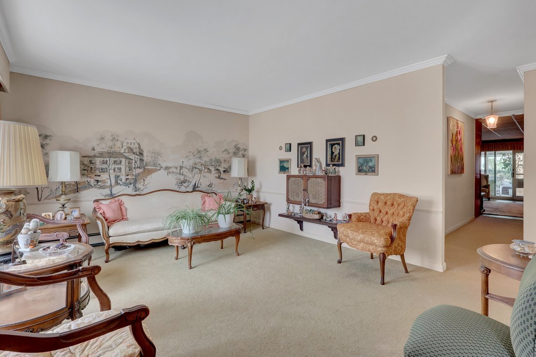 House in Syosset, New York, United States 3 - 18269790