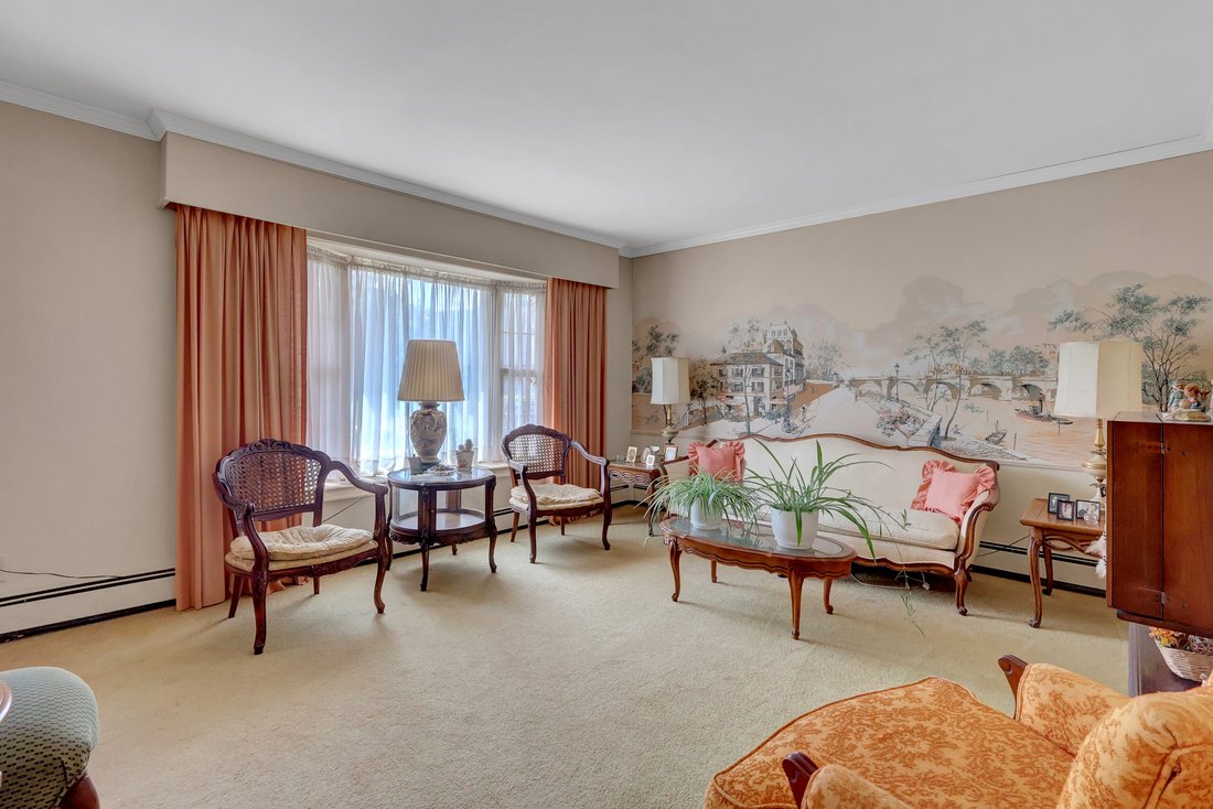 House in Syosset, New York, United States 4 - 18269790