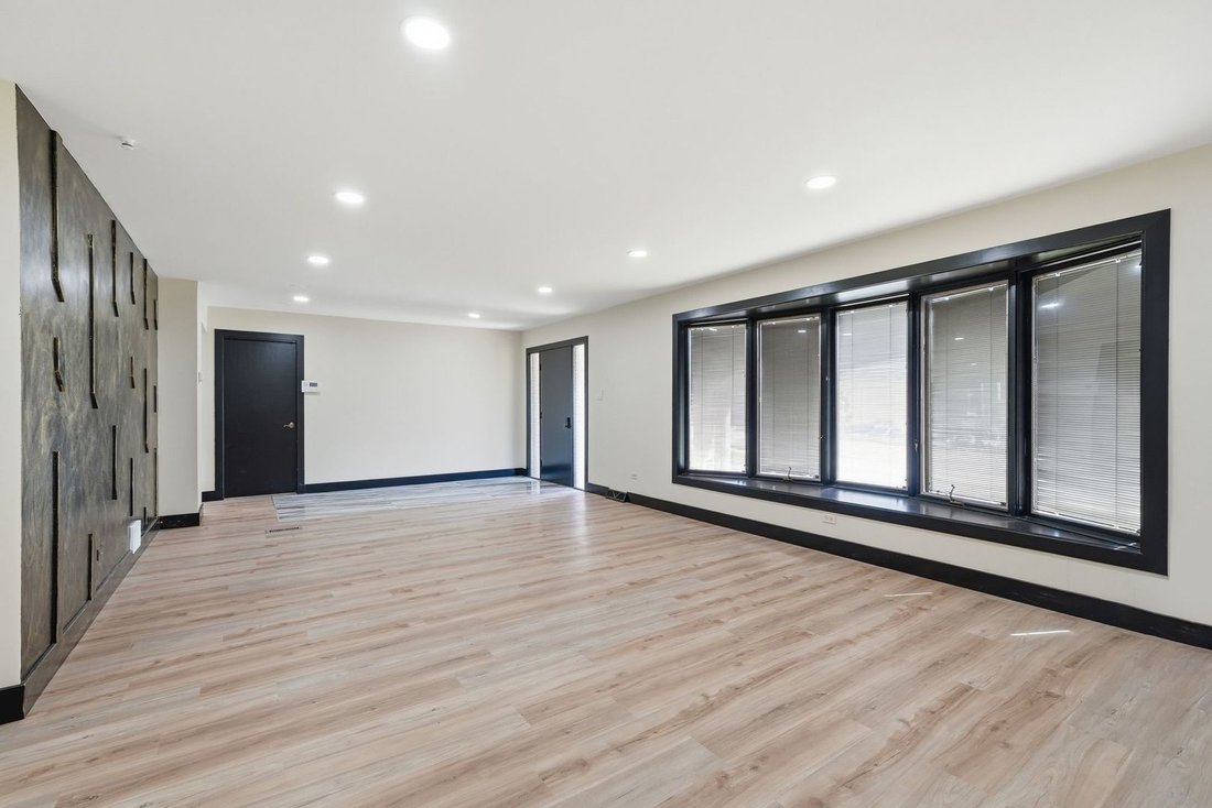 House in Palos Hills, Illinois, United States 3 - 18269880