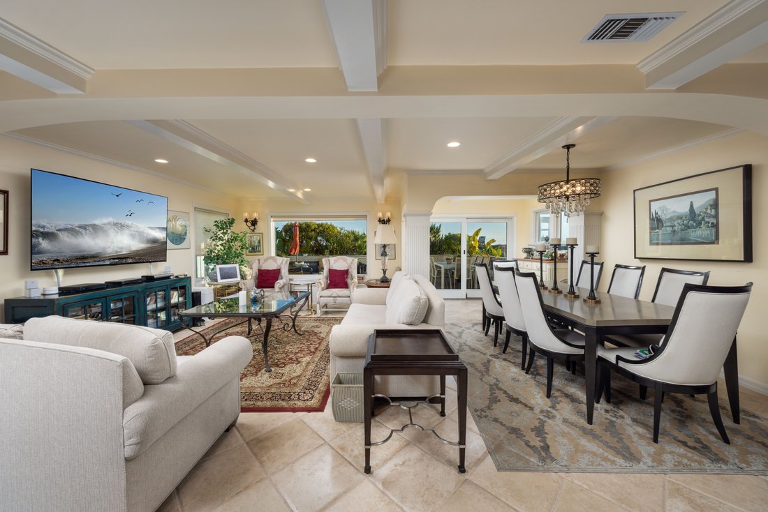 Apartment in Huntington Beach, California, United States 5 - 18269941