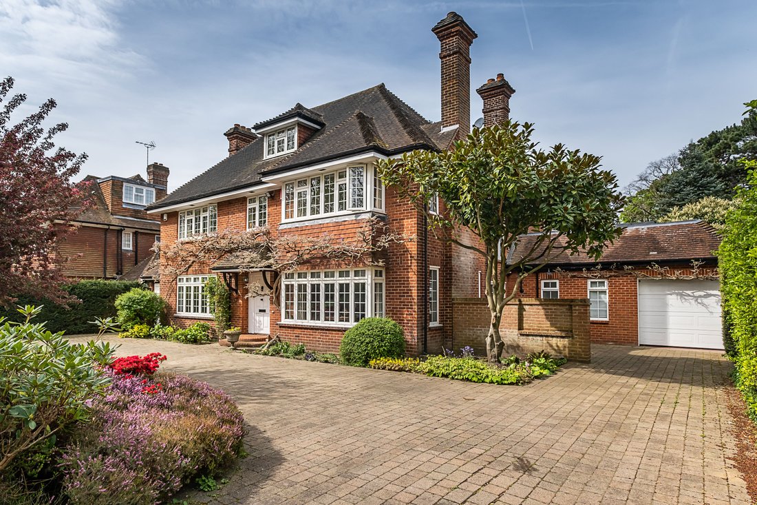 House in Coombe, Royal Borough of Kingston upon Thames, England 1 - 18270054